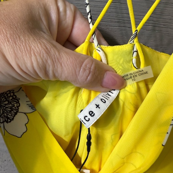 NWT Alice + Olivia Susana Yellow Floral Wrap Mini Dress Begonia Citrus Sz 10 - Picture 14 of 15